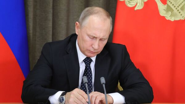 Президент РФ В. Путин провел совещание по вопросам обеспечения технического переоснащения Вооруженных сил - Sputnik Узбекистан