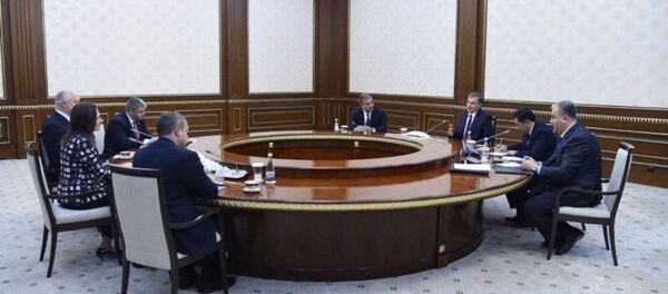 Президент Республики Узбекистан принял делегацию Американо-Узбекской торговой палаты Президент Республики Узбекистан принял делегацию Американо-Узбекской торговой палаты - Sputnik Узбекистан