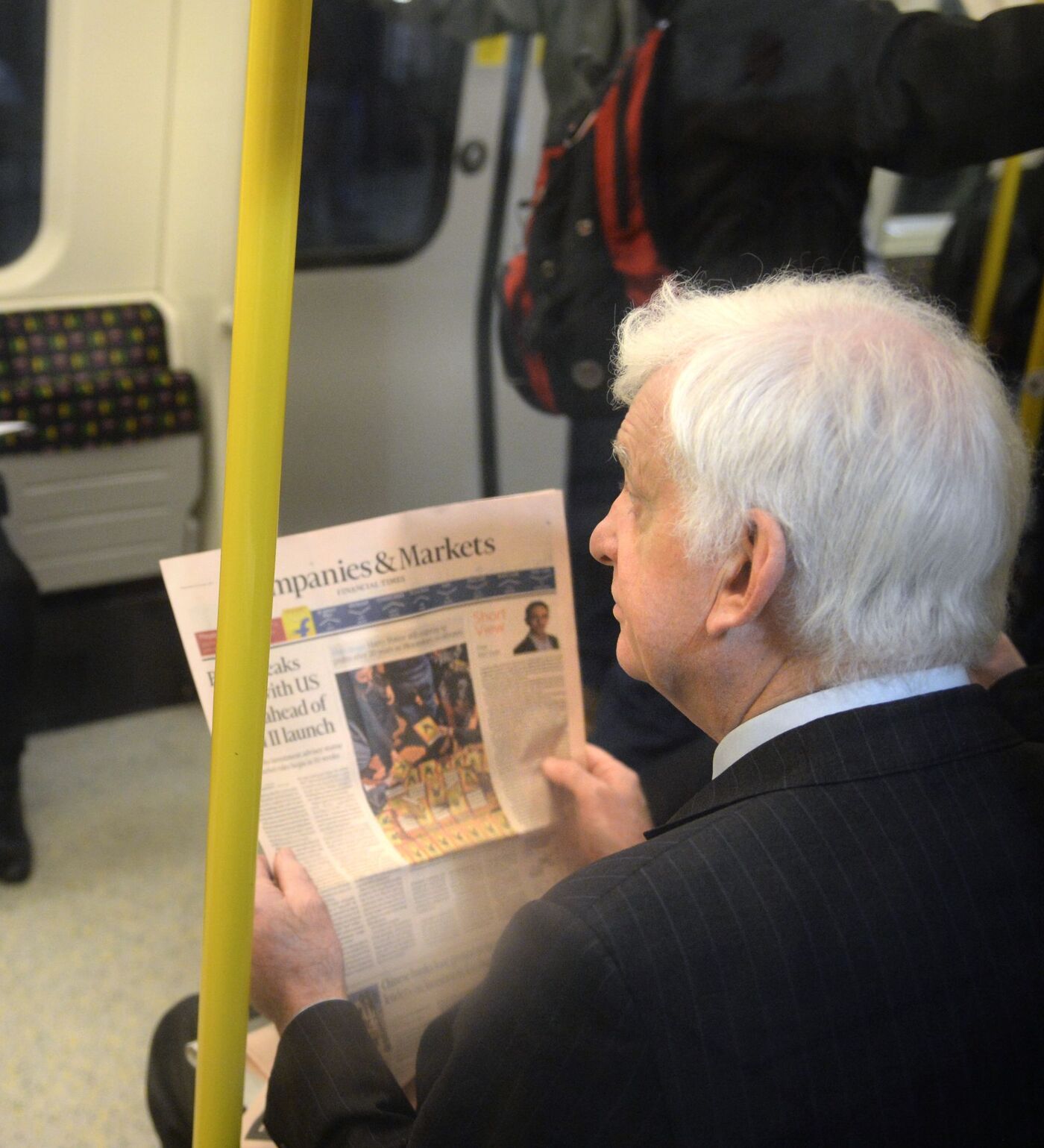 Porno ogil onaning ichida cums Xolli Xart porno