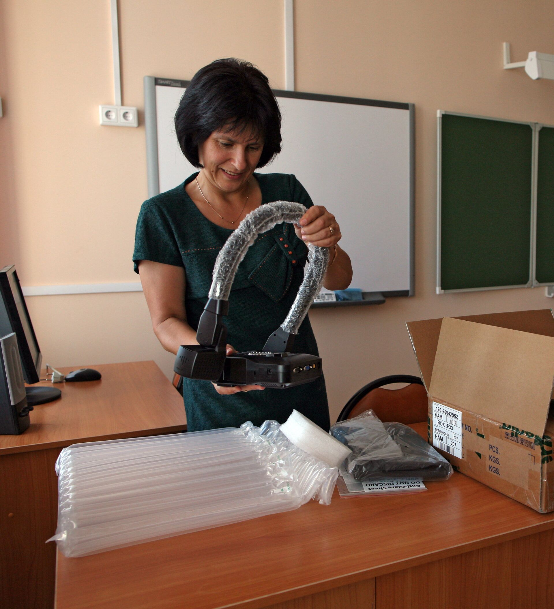 Учителя Узбекистана. Защита учителей в Узбекистане. День учителя в Узбекистане. Форма для учителей Узбекистан.
