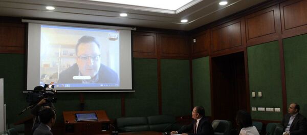 Мининноваций Узбекистана договорилось о создании Университета будущего - Sputnik Узбекистан