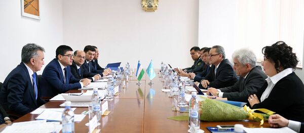 Казахстанско-узбекские консульские консультации проходят в Астане - Sputnik Узбекистан