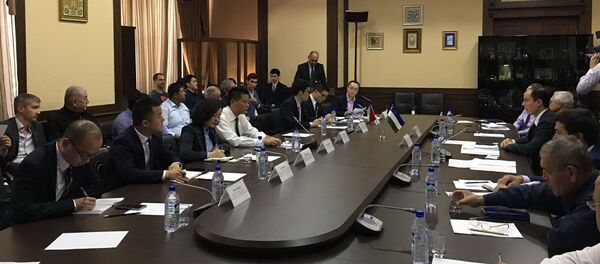 В ТПП состоялась встреча с делегацией деловых кругов провинции Хубей, (КНР) В ТПП состоялась встреча с делегацией деловых кругов провинции Хубей, (КНР) - Sputnik Узбекистан