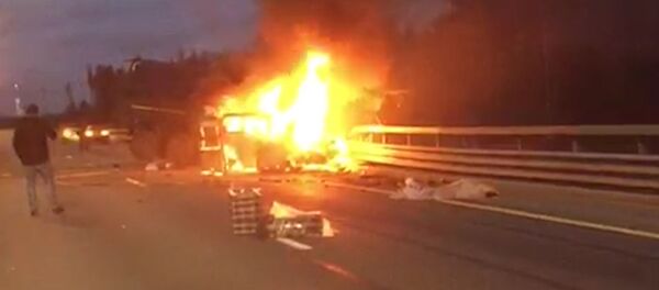 Авария в Санкт-Петербурге. Кадры с места происшествия Авария в Санкт-Петербурге. Кадры с места происшествия - Sputnik Узбекистан