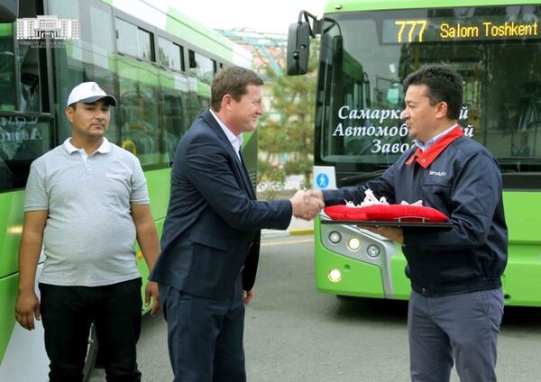 Сплошной комфорт: в Ташкенте запускают первые автобусы с кондиционерами - Sputnik Узбекистан