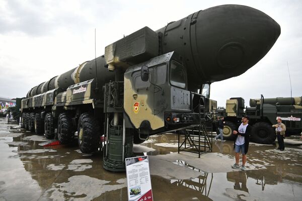 Танки-кошки и пушки-цветы, или Откуда взялись Самарканд, Пион и Тигр Танки-кошки и пушки-цветы, или Откуда взялись Самарканд, Пион и Тигр - Sputnik Узбекистан