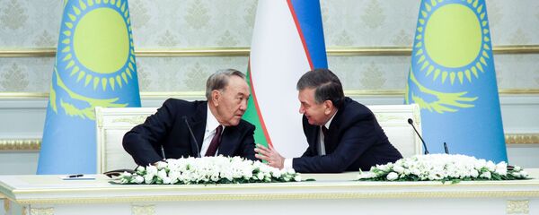Glava Kazaxstana Nursultan Nazarbayev i prezident Uzbekistana Shavkat Mirziyoyev - Sputnik O‘zbekiston