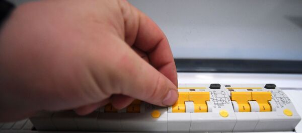 Автоматические выключатели в многоэтажном жилом доме - Sputnik Узбекистан