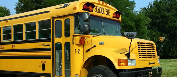 Школьный автобус Школьный автобус - Sputnik Ўзбекистон