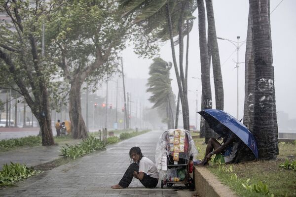 На Филиппины обрушился тайфун Юту. - Sputnik Узбекистан
