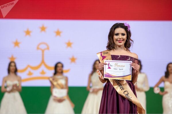 Участница от Таджикистана Сабрина Зухурова  - Sputnik Узбекистан