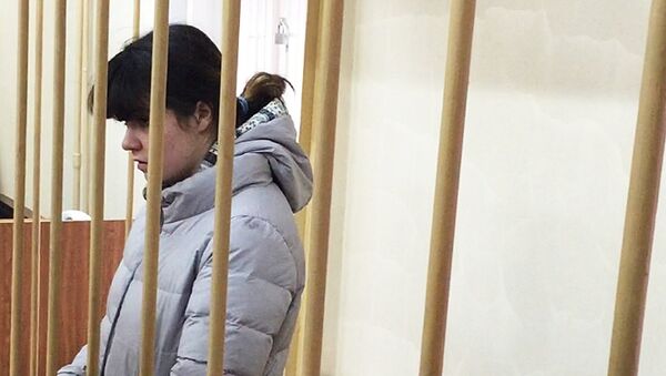 Студентка МГУ Варвара Караулова в зале заседаний Лефортовского суда Москвы - Sputnik Узбекистан