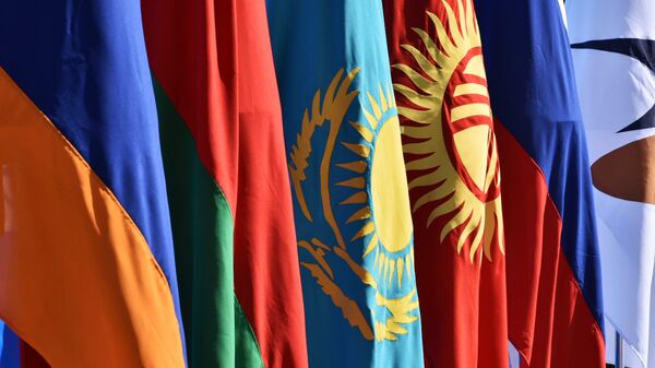 Государственные флаги стран ЕАЭС - Sputnik Ўзбекистон