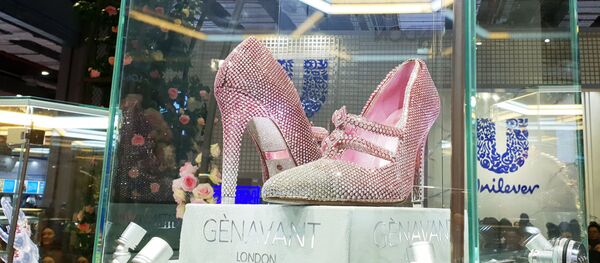 Бриллиантовые туфли в Шанхае. Архивное фото - Sputnik Ўзбекистон