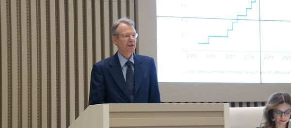 Заместитель директора Департамента стран Ближнего Востока и Центральной Азии МВФ Юха Кахконен Заместитель директора Департамента стран Ближнего Востока и Центральной Азии МВФ Юха Кахконен - Sputnik Ўзбекистон