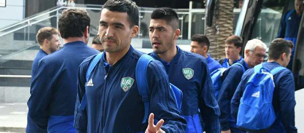 Национальная сборная Узбекистана под руководством Эктора Купера прибыла в Брисбен Национальная сборная Узбекистана под руководством Эктора Купера прибыла в Брисбен - Sputnik Узбекистан