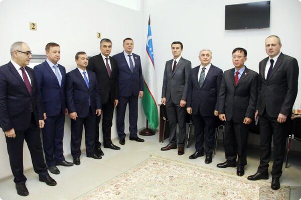 Еще одно генконсульство Узбекистана в России открылось в Екатеринбурге - Sputnik Узбекистан