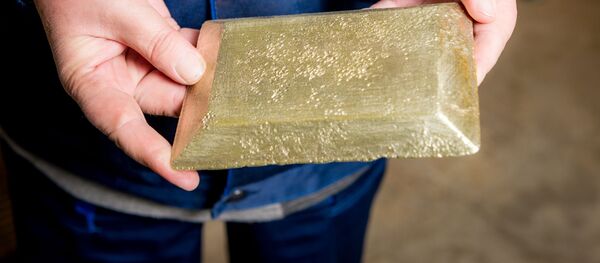 Слиток золота - Sputnik Узбекистан