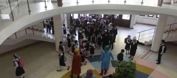 Школа в Душанбе Школа в Душанбе - Sputnik Ўзбекистон