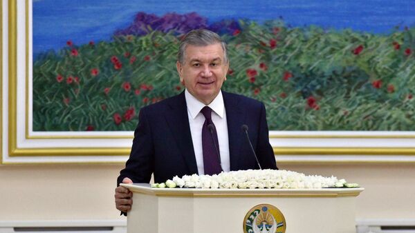 Президент Узбекистана Шавкат Мирзиёев во время визита в Нукус - Sputnik Ўзбекистон