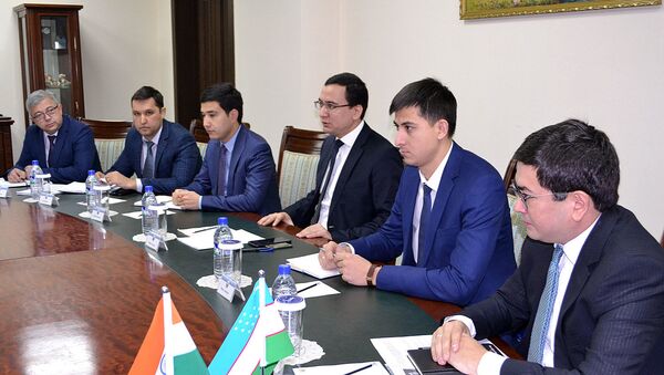 Встреча представителей Министерства по развитию информационных технологий и коммуникаций Узбекистана с делегацией Министерства электроники и информационных технологий Индии - Sputnik Узбекистан