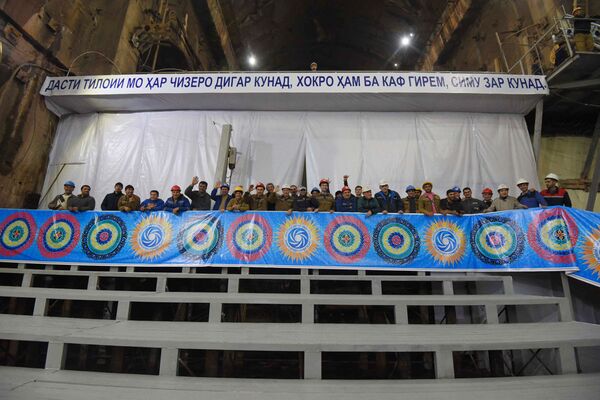 Таджикистан готовится к официальному запуску Рогуна – итог 40-летней стройки - Sputnik Узбекистан