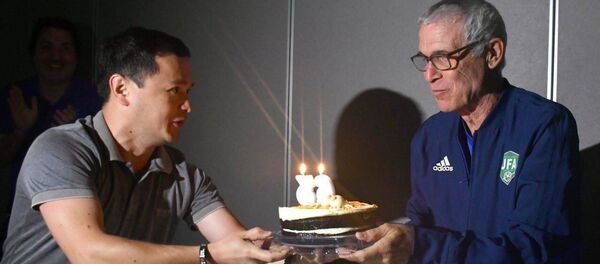 Главному тренеру Эктору Куперу сегодня исполилось 63 года - Sputnik Узбекистан