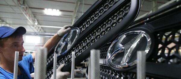 Сборка и выпуск грузовиков Hyundai на предприятии Автотор - Sputnik Ўзбекистон